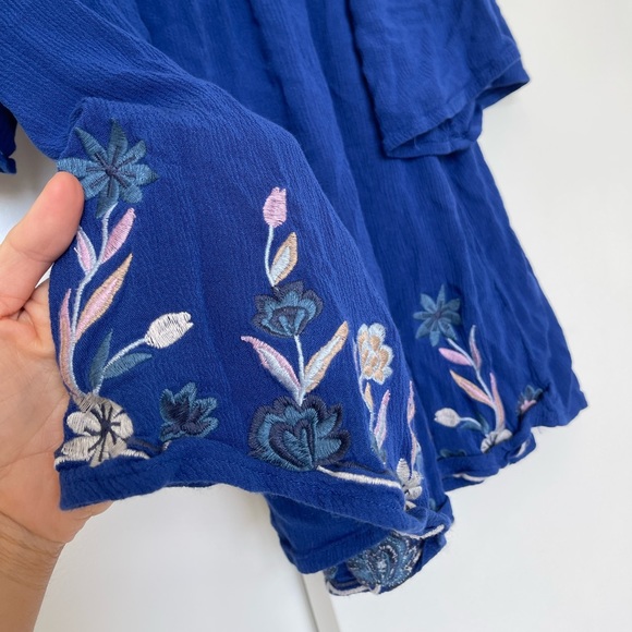 Beautiful blue with flower print bottom summer off shoulder woman top - Picture 2 of 5